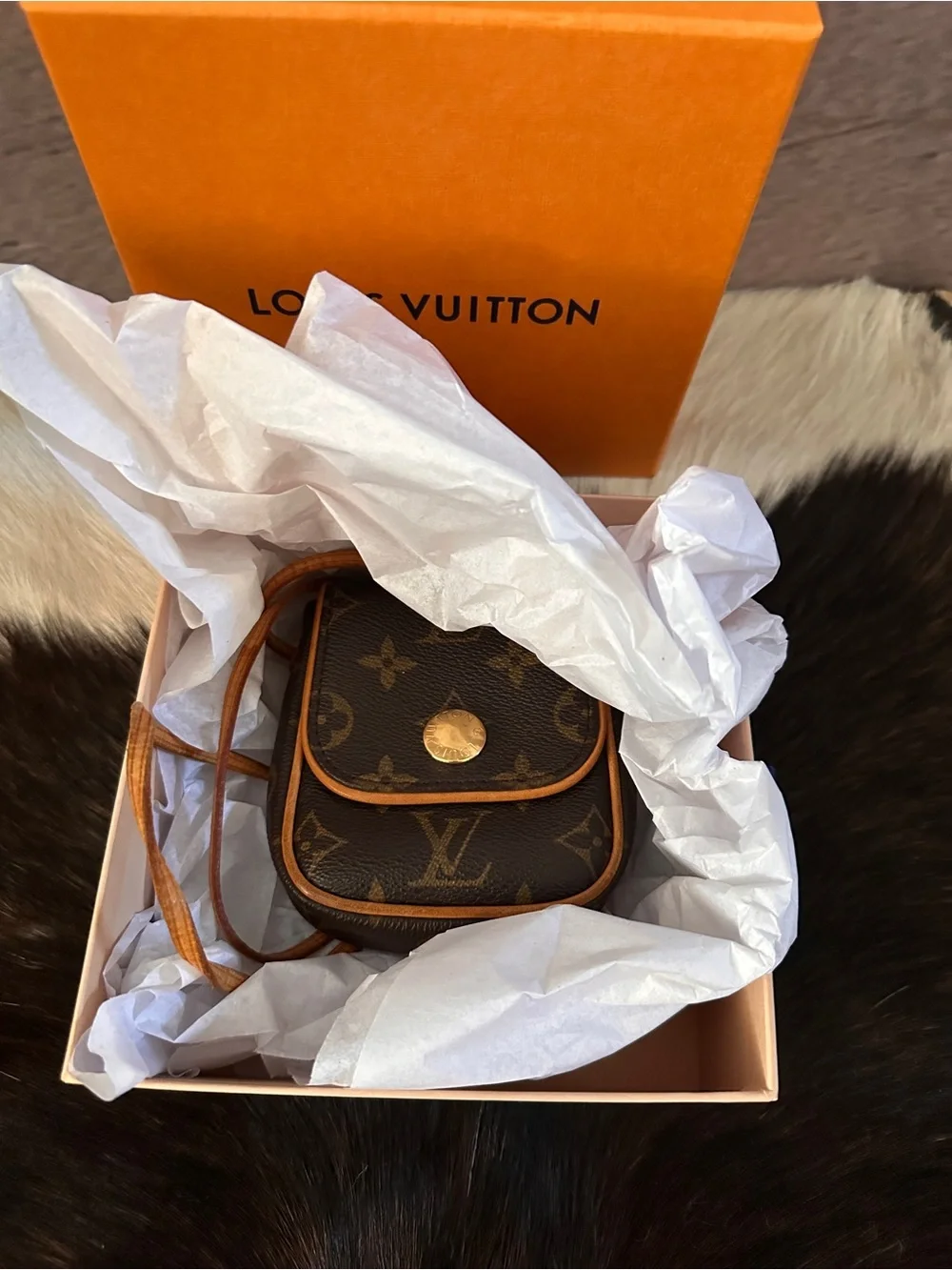 Louis Vuitton Monogram Pochette Cancun Shoulder Bag Very good condition